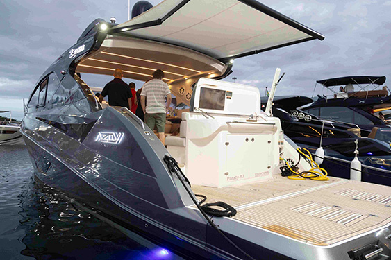 azov 480 c _ rio boat show